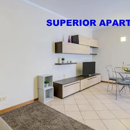 Apartament Desenzanoloft Stars In A Main Square Desenzano del Garda